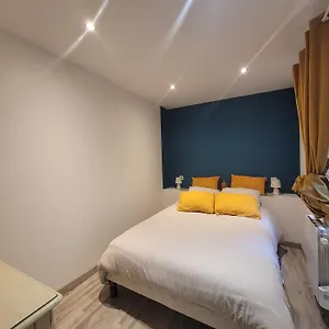 apt-les-freds.hotels-rhonealpes.com/